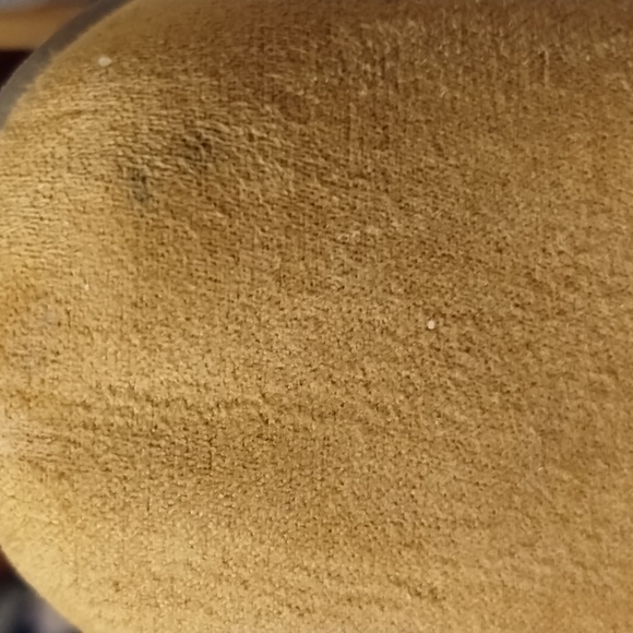 Shoes - Picture 7 of 8